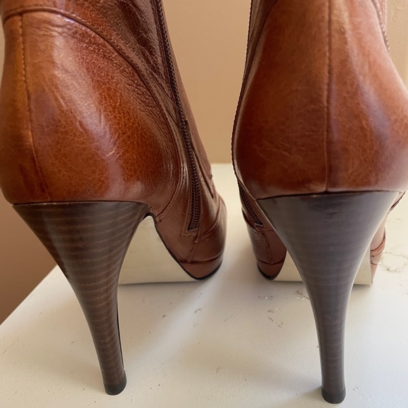 MARC FISHER Brown Leather LACE-UP Boots Size 7 1/2M - Picture 13 of 16